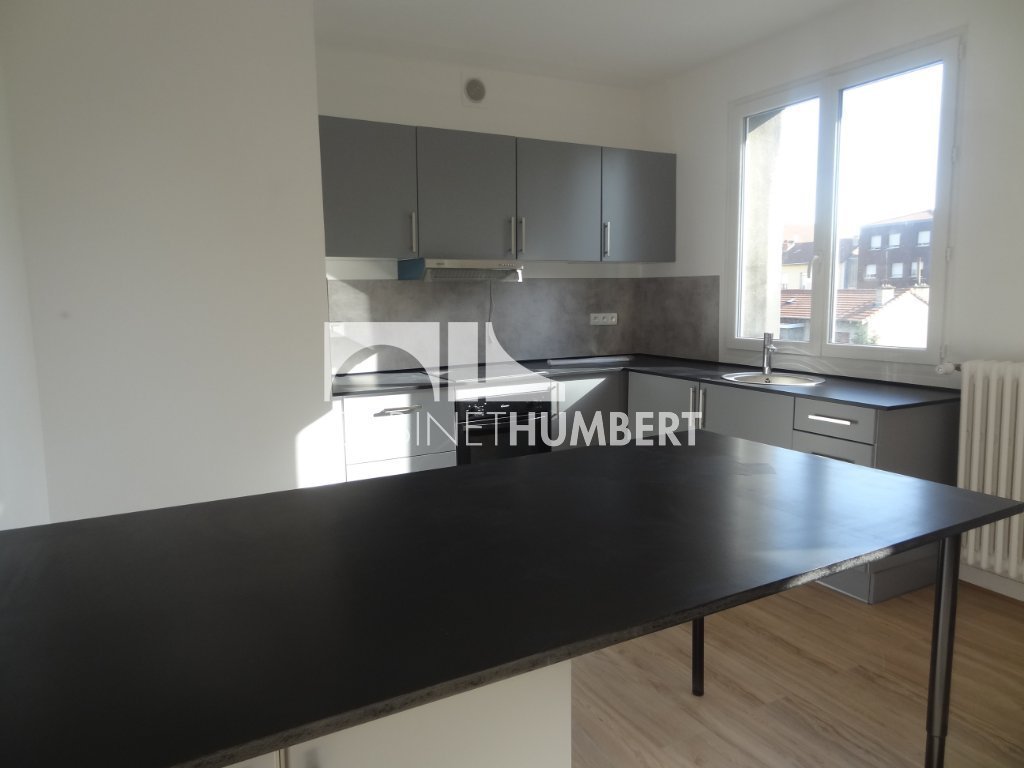 APPARTEMENT T3 A LOUER - ST ETIENNE LE SOLEIL - 69 m2 - 550 € charges comprises par mois