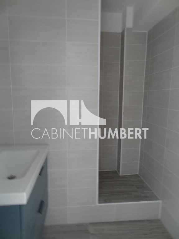 APPARTEMENT T3 A LOUER - ST ETIENNE LE SOLEIL - 69 m2 - 550 € charges comprises par mois