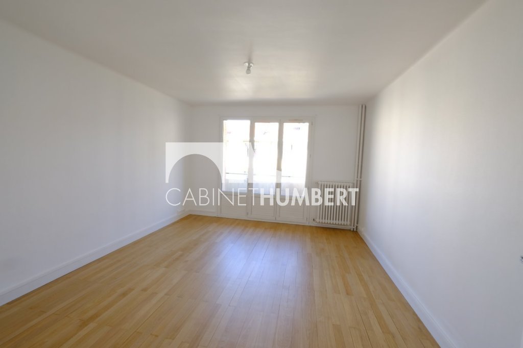 APPARTEMENT T3 A LOUER - ST ETIENNE MONTPLAISIR - 65.1 m2 - 665 &euro; charges comprises par mois