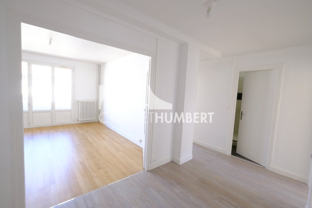 APPARTEMENT T3 A LOUER - ST ETIENNE MONTPLAISIR - 65.1 m2 - 665 &euro; charges comprises par mois