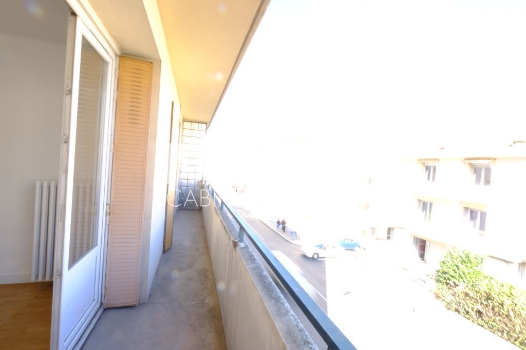 APPARTEMENT T3 A LOUER - ST ETIENNE MONTPLAISIR - 65.1 m2 - 665 &euro; charges comprises par mois