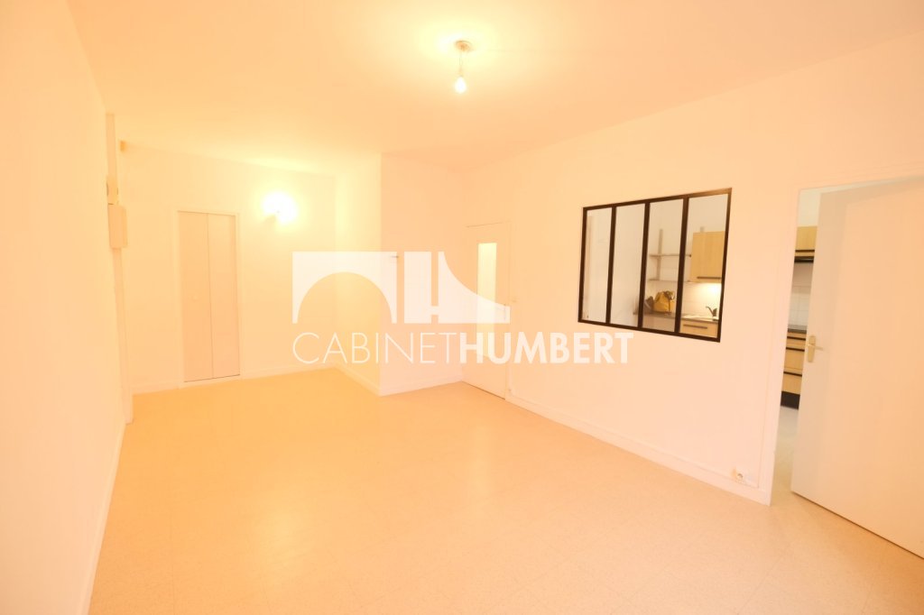 APPARTEMENT T3 A LOUER - ST ETIENNE MONTPLAISIR - 70.24 m2 - 595 &euro; charges comprises par mois