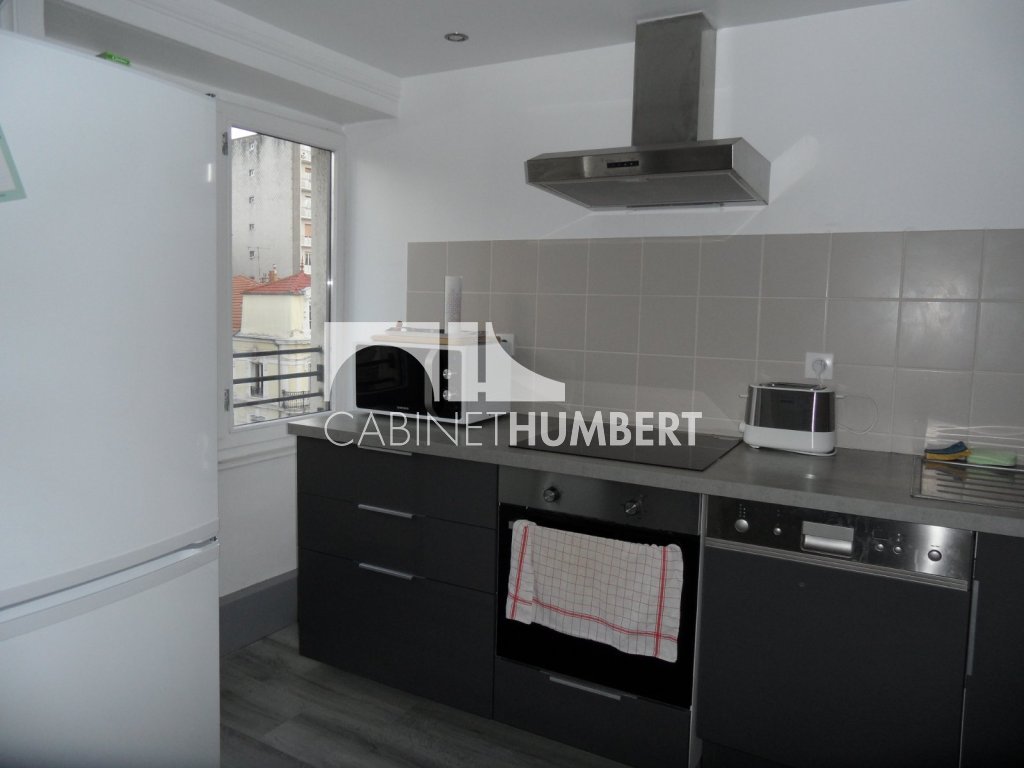 APPARTEMENT T3 A LOUER - ST ETIENNE PLACE ANATOLE FRANCE - 58.21 m2 - 660 &euro; charges comprises par mois