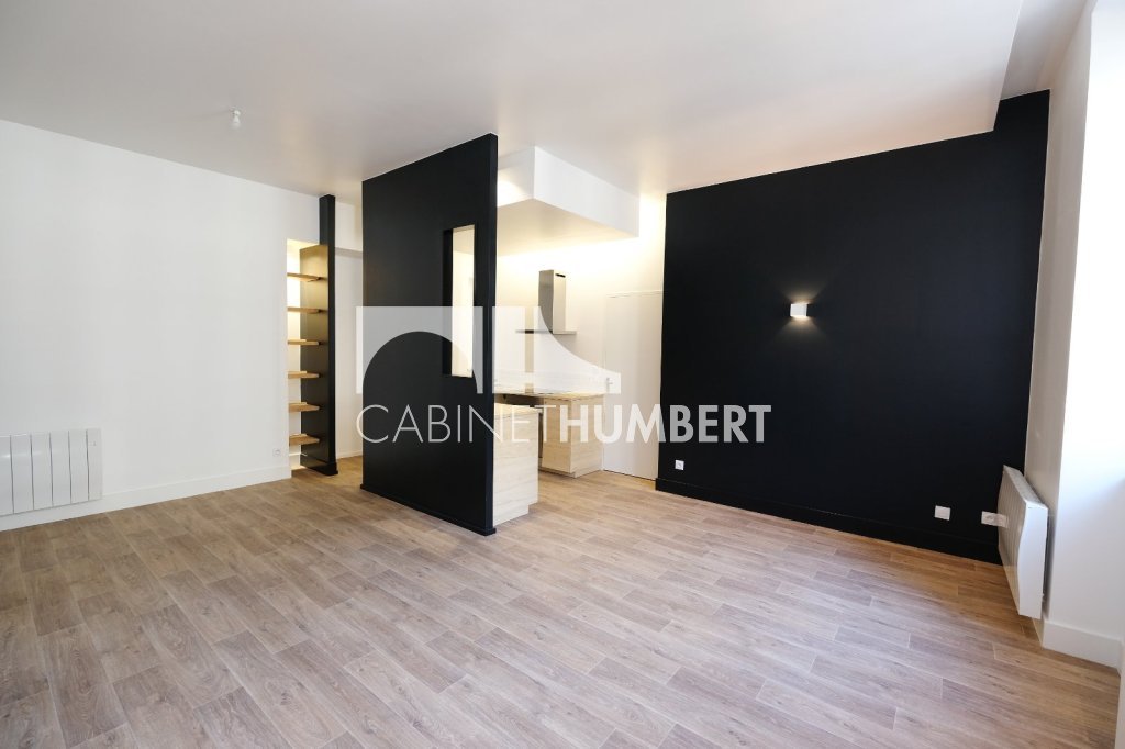 APPARTEMENT T3 A LOUER - ST ETIENNE PLACE DORIAN - 73.6 m2 - 555 &euro; charges comprises par mois