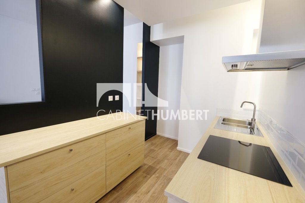 APPARTEMENT T3 A LOUER - ST ETIENNE PLACE DORIAN - 73.6 m2 - 555 &euro; charges comprises par mois