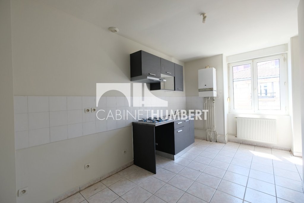 APPARTEMENT T3 A LOUER - ST ETIENNE PREFECTURE - 85.94 m2 - 655 &euro; charges comprises par mois