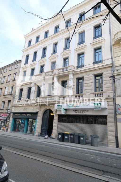 APPARTEMENT T3 A LOUER - ST ETIENNE PREFECTURE - 121 m2 - 890 &euro; charges comprises par mois