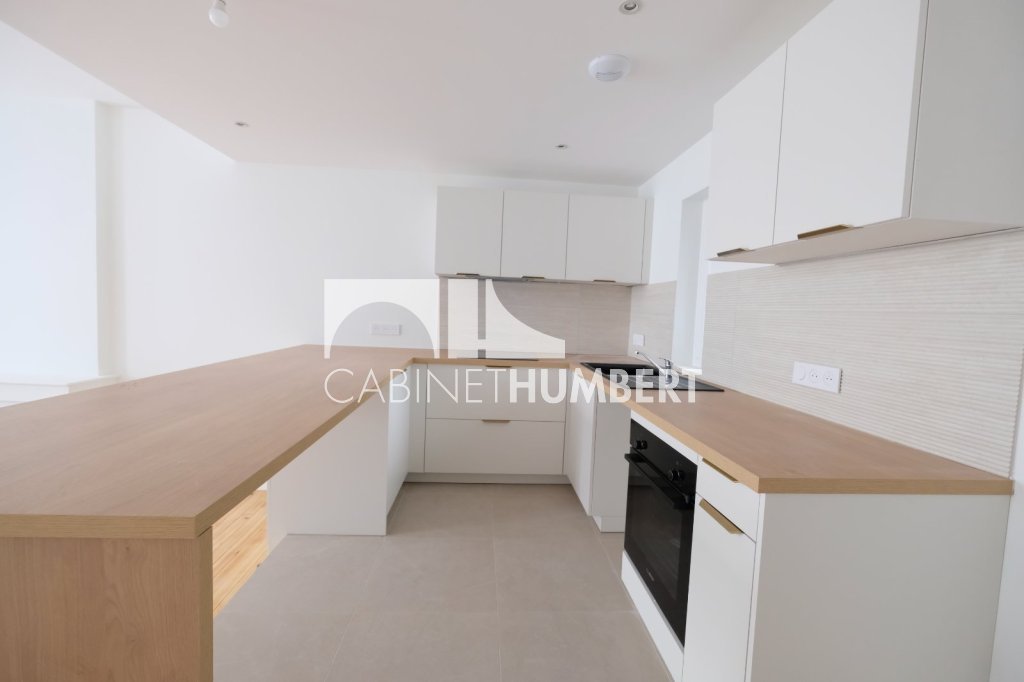 APPARTEMENT T3 A LOUER - ST ETIENNE SECTEUR DORIAN - 68.37 m2 - 770 &euro; charges comprises par mois