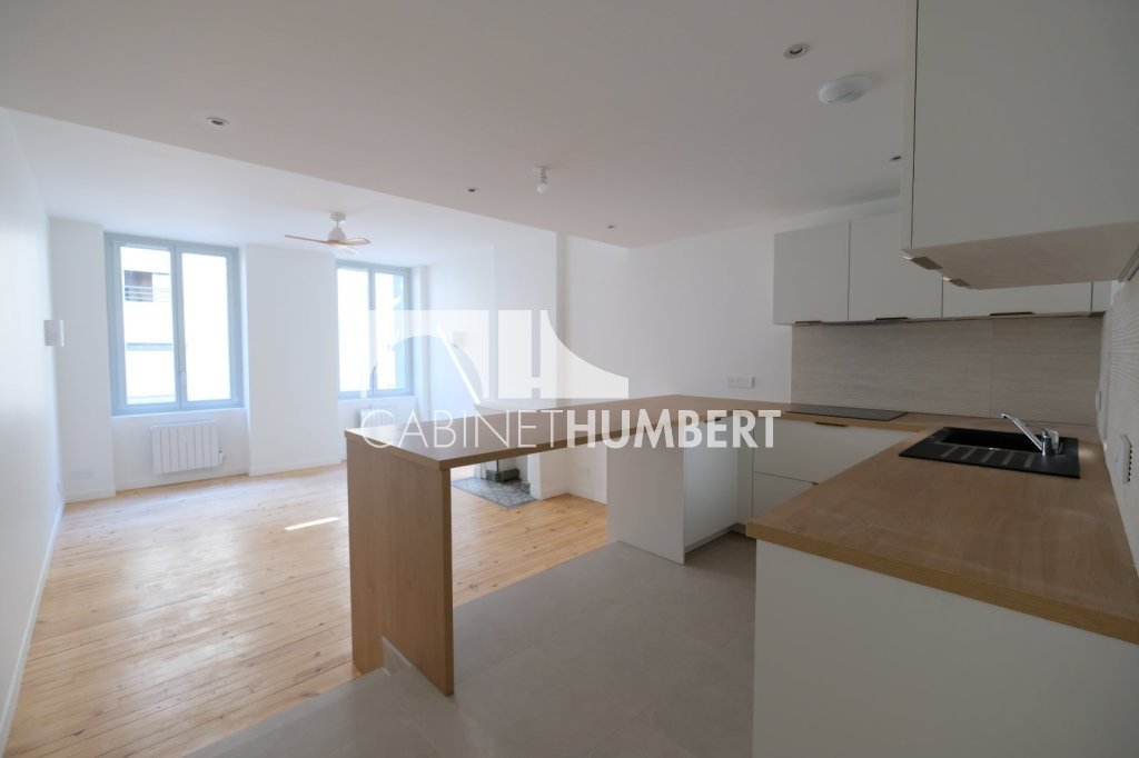APPARTEMENT T3 A LOUER - ST ETIENNE SECTEUR DORIAN - 68.37 m2 - 770 &euro; charges comprises par mois