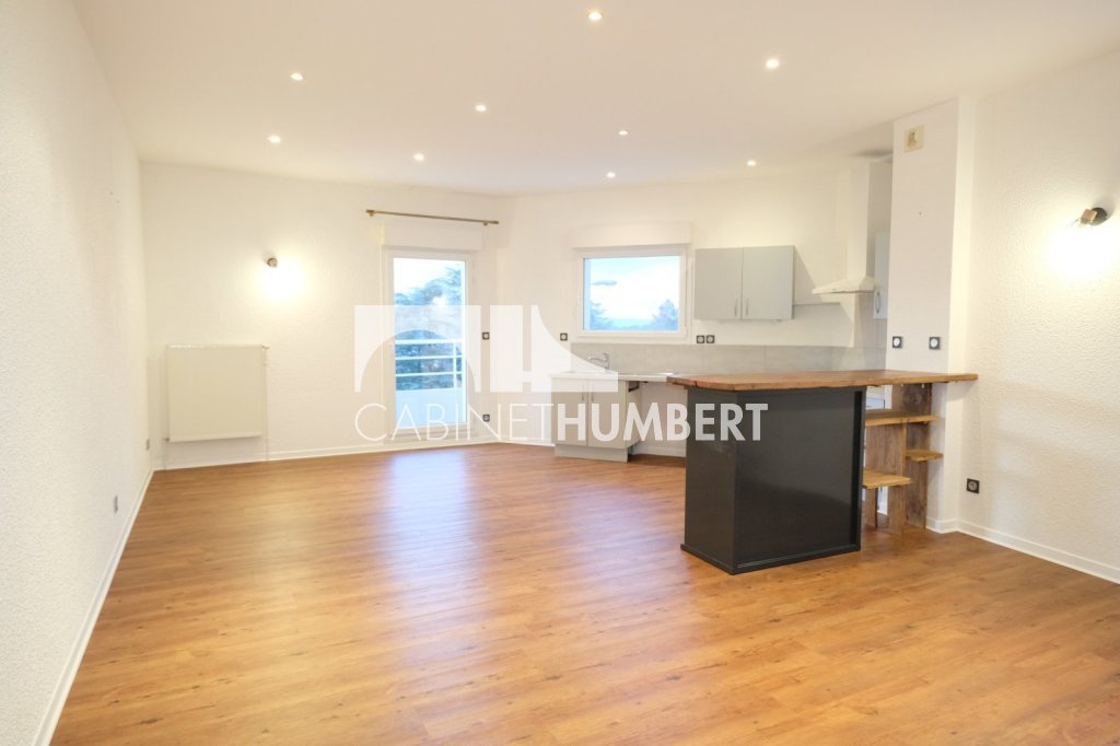 APPARTEMENT T3 A LOUER - ST PRIEST EN JAREZ - 71 m2 - 790�&euro; charges comprises par mois