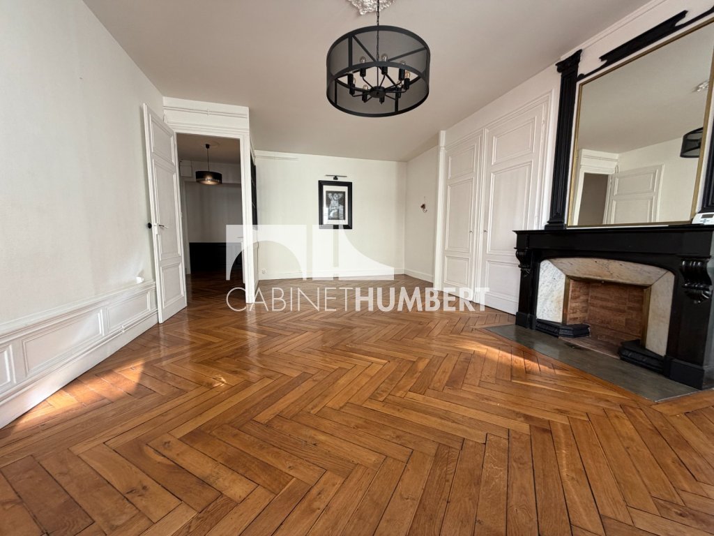 APPARTEMENT T3 A VENDRE - ST ETIENNE CENTRE VILLE - 86.56 m2 - 125 000 &euro;