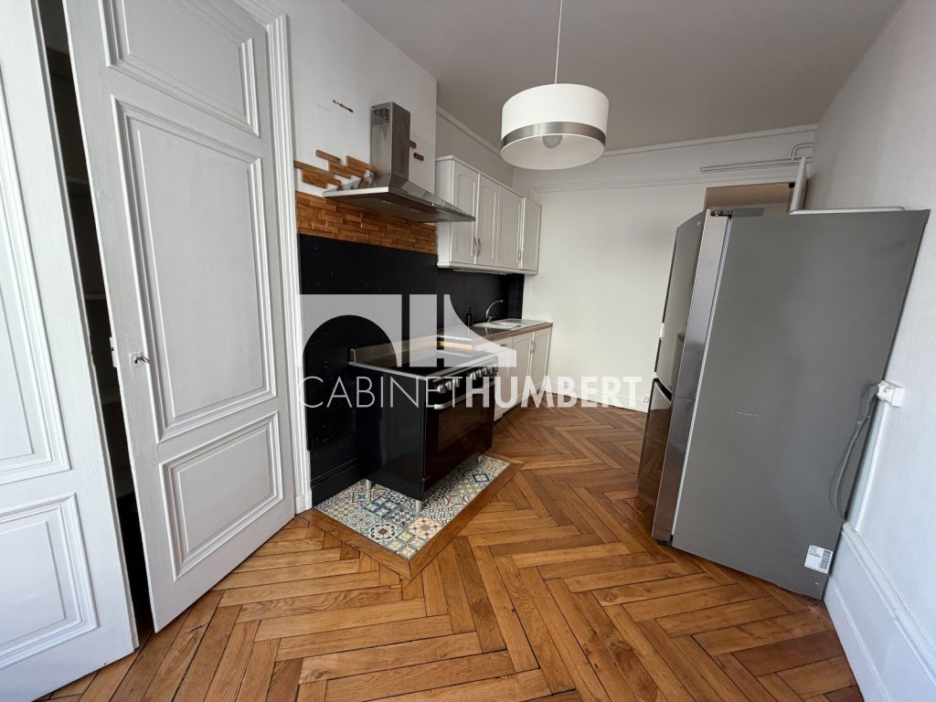 APPARTEMENT T3 A VENDRE - ST ETIENNE CENTRE VILLE - 86.56 m2 - 125 000 &euro;