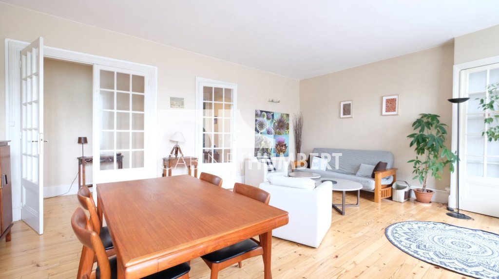 APPARTEMENT T3 A VENDRE - ST ETIENNE FACULTE / CENTRE DEUX - 70 m2 - 85000€