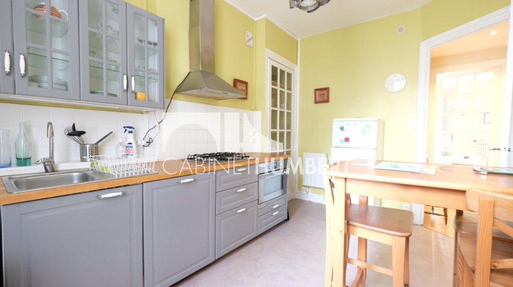 APPARTEMENT T3 A VENDRE - ST ETIENNE FACULTE / CENTRE DEUX - 70 m2 - 85000€