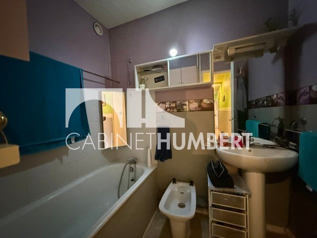 APPARTEMENT T3 A VENDRE - ST ETIENNE FACULTE / CENTRE DEUX - 71.05 m2 - 49 000 &euro;