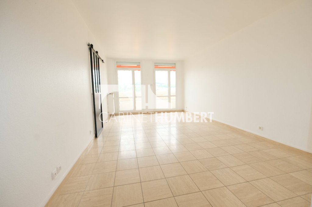 APPARTEMENT T3 A VENDRE - ST ETIENNE FAURIEL - 69.66 m2 - 126000€