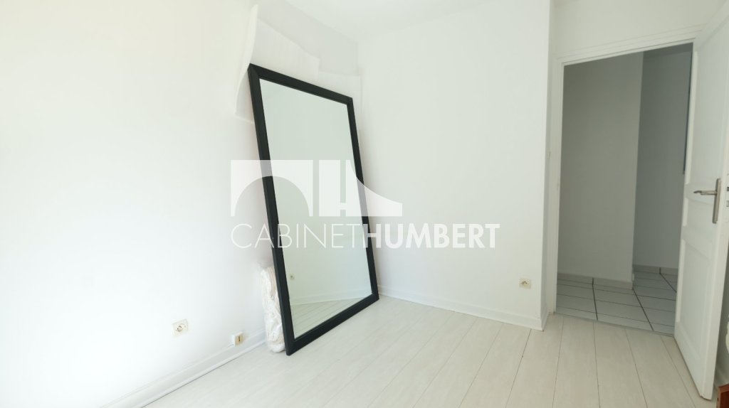 APPARTEMENT T3 A VENDRE - ST ETIENNE FAURIEL - 65 m2 - 85 000 &euro;