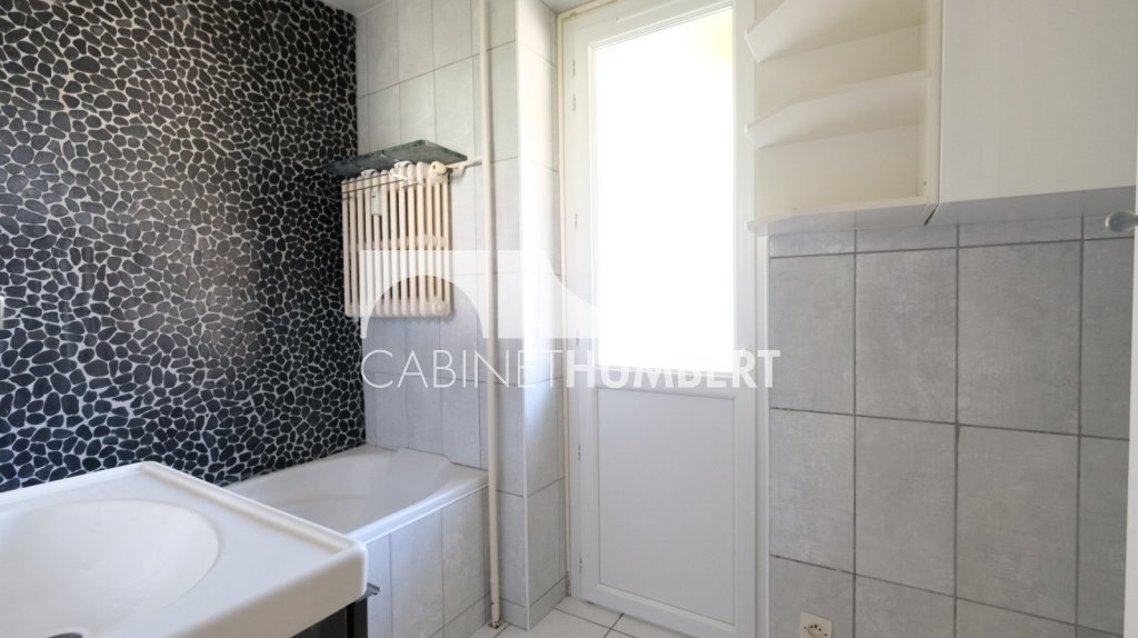 APPARTEMENT T3 A VENDRE - ST ETIENNE FAURIEL - 65 m2 - 85 000 &euro;