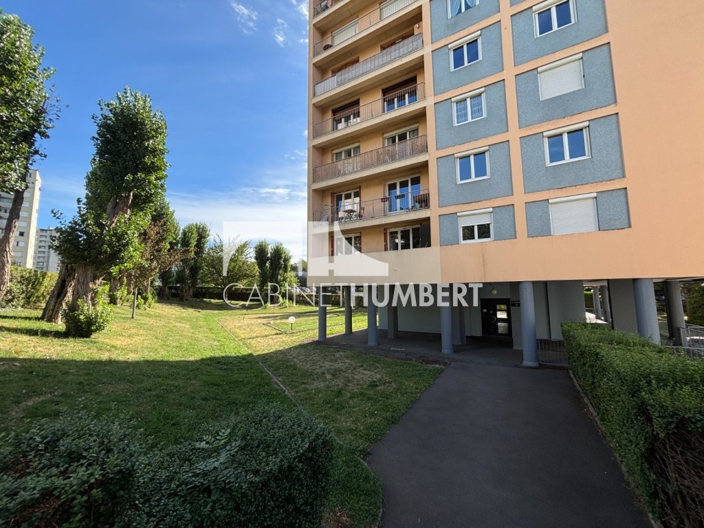 APPARTEMENT T3 A VENDRE - ST ETIENNE FAURIEL - 62.9 m2 - 62 000 &euro;