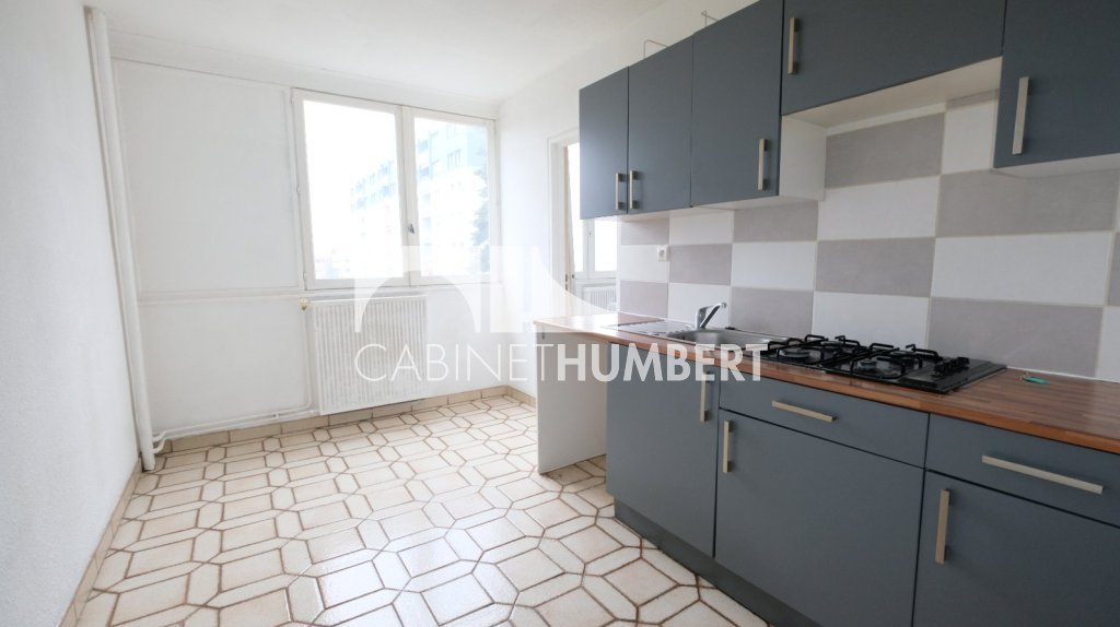 APPARTEMENT T3 A VENDRE - ST ETIENNE LA M�TARE - 72.05 m2 - 60�000�&euro;