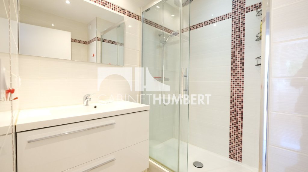 APPARTEMENT T3 A VENDRE - ST ETIENNE MONTPLAISIR - 65.83 m2 - 89000€