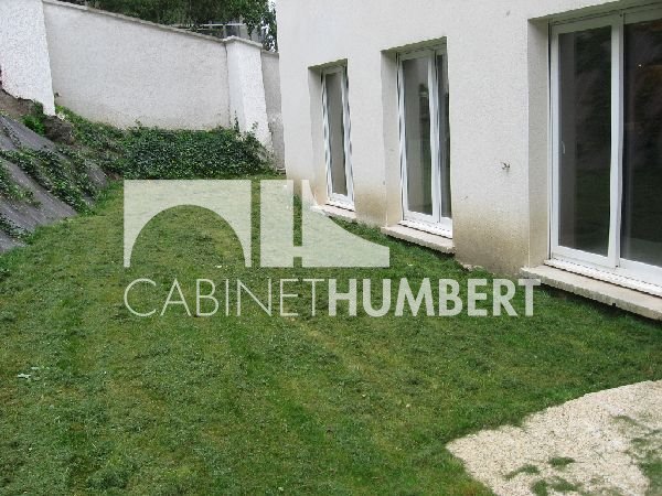 APPARTEMENT T4 A LOUER - ST ETIENNE BERGSON - 85 m2 - 880�&euro; charges comprises par mois