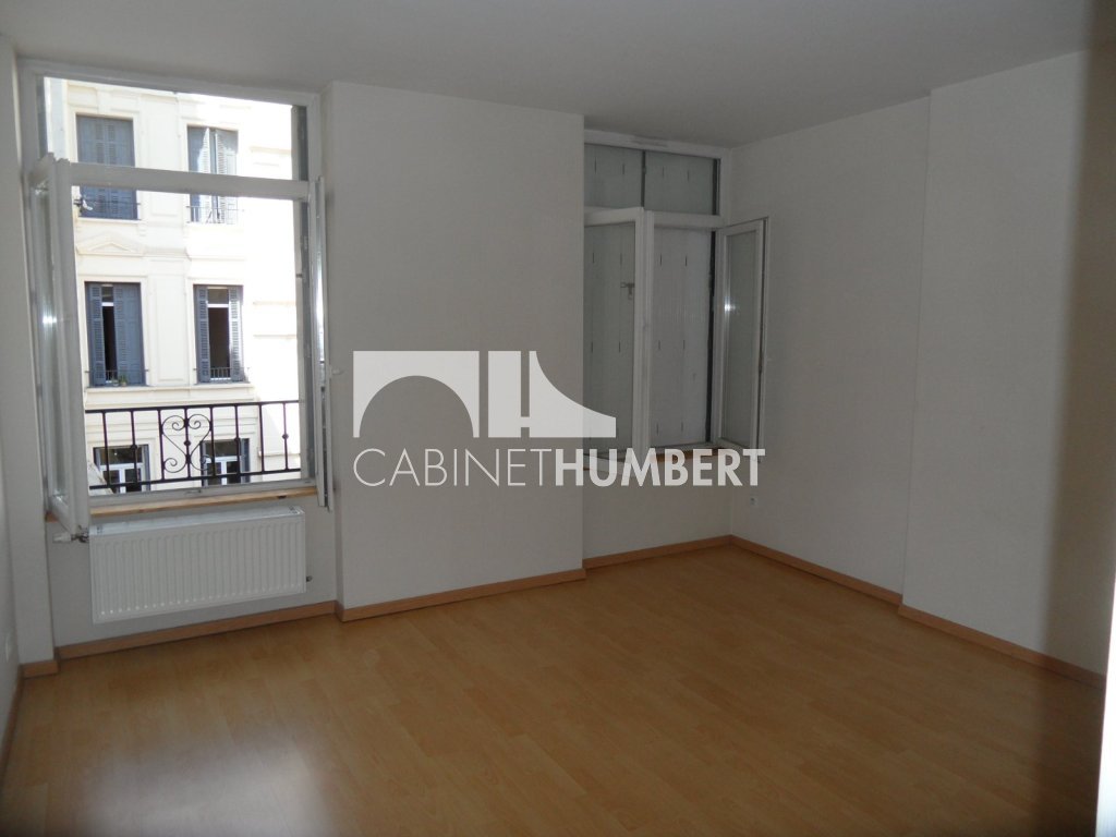 APPARTEMENT T4 A LOUER - ST ETIENNE PREFECTURE - 95.16 m2 - 740�&euro; charges comprises par mois