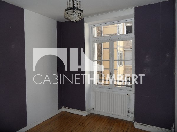APPARTEMENT T4 A LOUER - ST ETIENNE CENTRE VILLE - 84.79 m2 - 590 &euro; charges comprises par mois