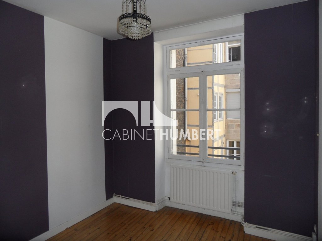 APPARTEMENT T4 A LOUER - ST ETIENNE CENTRE VILLE - 84.79 m2 - 590 &euro; charges comprises par mois