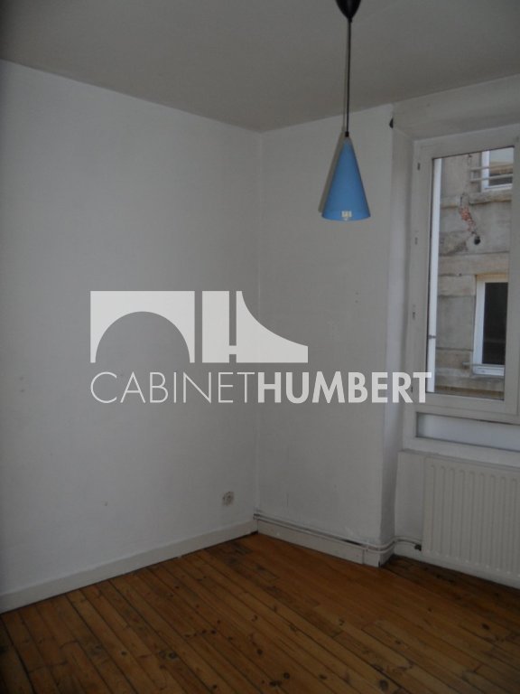 APPARTEMENT T4 A LOUER - ST ETIENNE CENTRE VILLE - 84.79 m2 - 590 &euro; charges comprises par mois