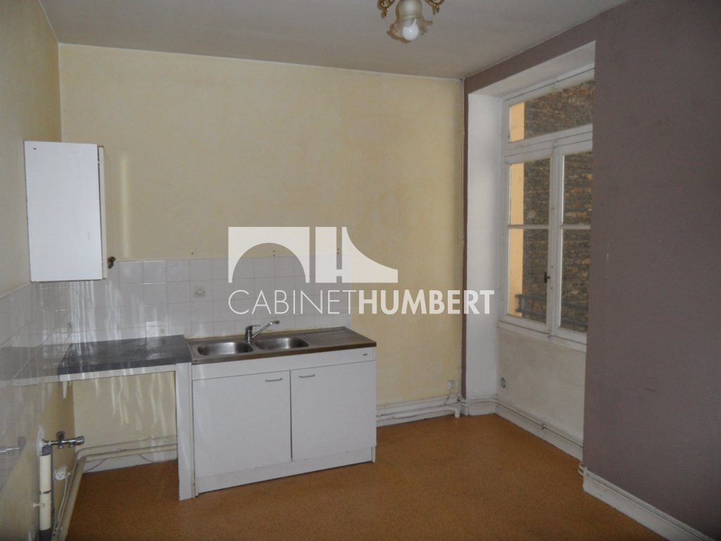 APPARTEMENT T4 A LOUER - ST ETIENNE CENTRE VILLE - 84.79 m2 - 590 &euro; charges comprises par mois
