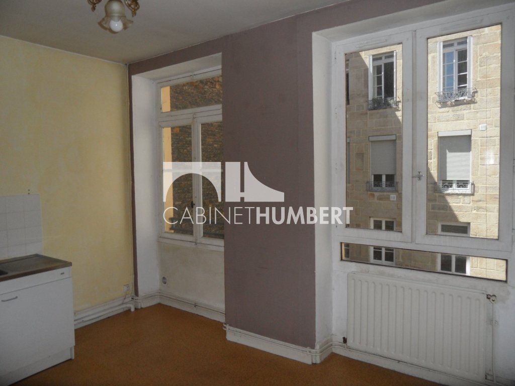 APPARTEMENT T4 A LOUER - ST ETIENNE CENTRE VILLE - 84.79 m2 - 590 &euro; charges comprises par mois