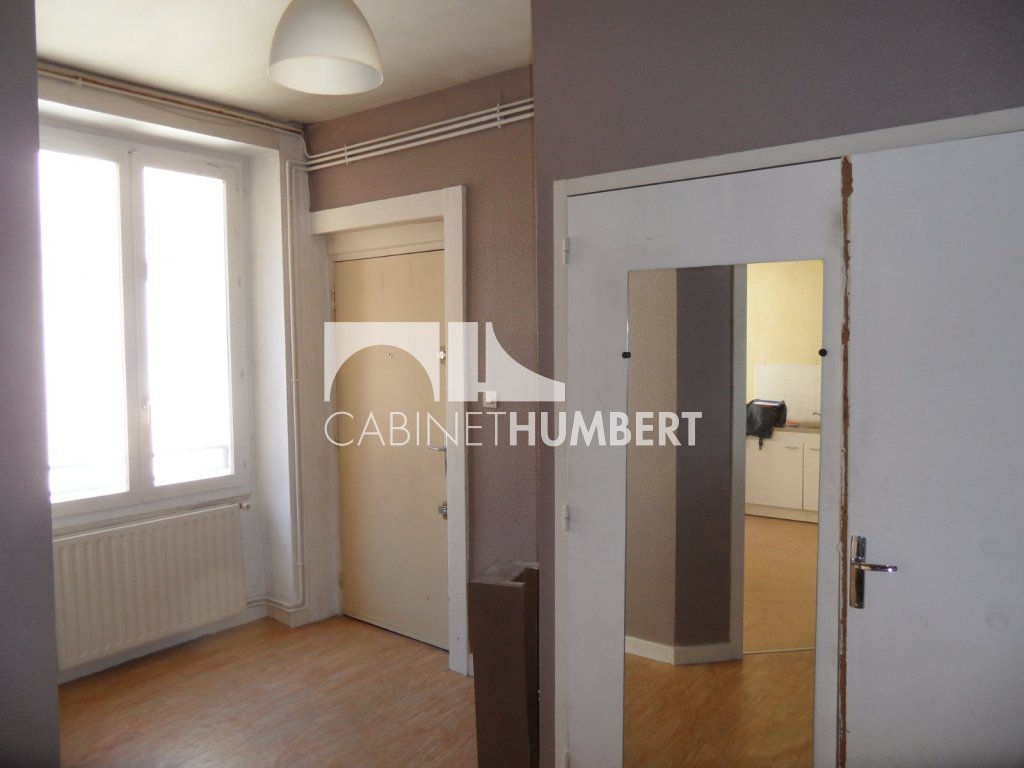 APPARTEMENT T4 A LOUER - ST ETIENNE CENTRE VILLE - 84.79 m2 - 590 &euro; charges comprises par mois