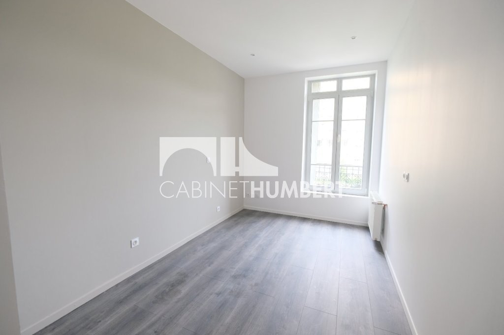 APPARTEMENT T4 A LOUER - ST ETIENNE CENTRE VILLE - 102.54 m2 - 980 &euro; charges comprises par mois