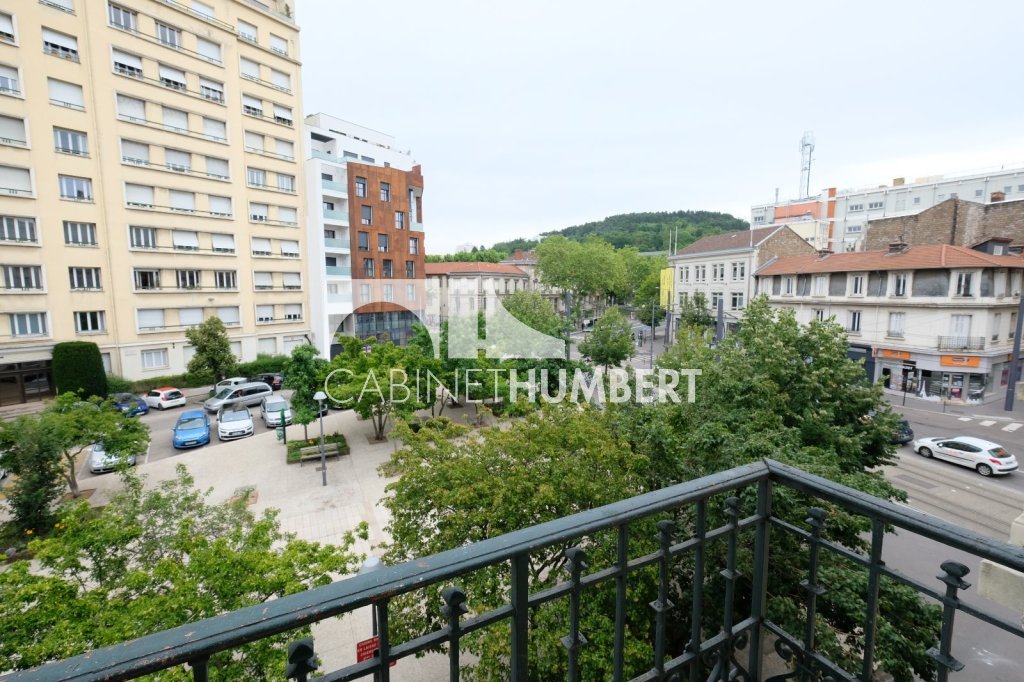 APPARTEMENT T4 A LOUER - ST ETIENNE CENTRE VILLE - 102.54 m2 - 980 &euro; charges comprises par mois