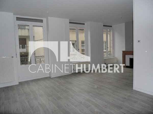 APPARTEMENT T4 A LOUER - ST ETIENNE CENTRE VILLE - 79.25 m2 - 630€ charges comprises par mois