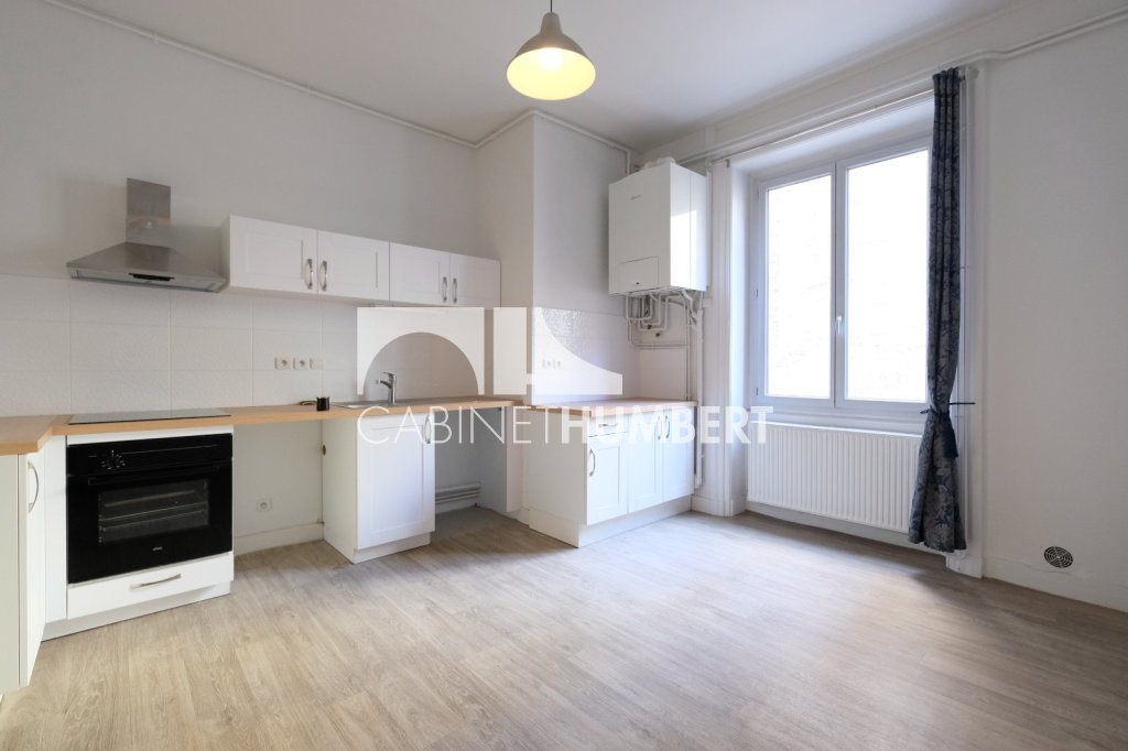 APPARTEMENT T4 A LOUER - ST ETIENNE CENTRE VILLE - 148.23 m2 - 875€ charges comprises par mois