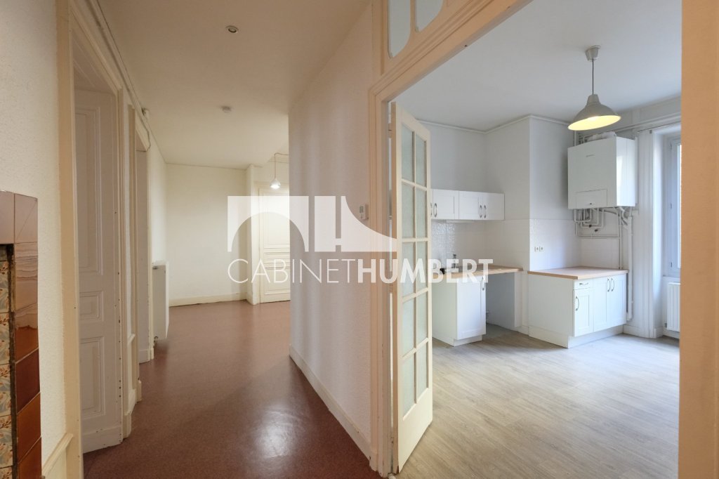 APPARTEMENT T4 A LOUER - ST ETIENNE CENTRE VILLE - 148.23 m2 - 875€ charges comprises par mois