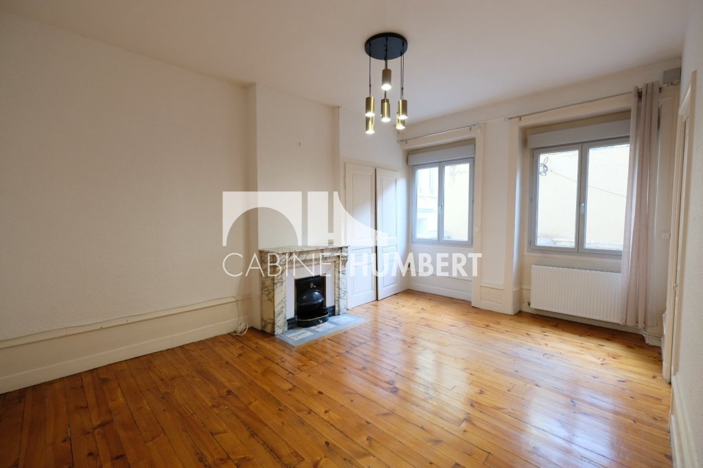 APPARTEMENT T4 A LOUER - ST ETIENNE CENTRE VILLE - 148.23 m2 - 875€ charges comprises par mois