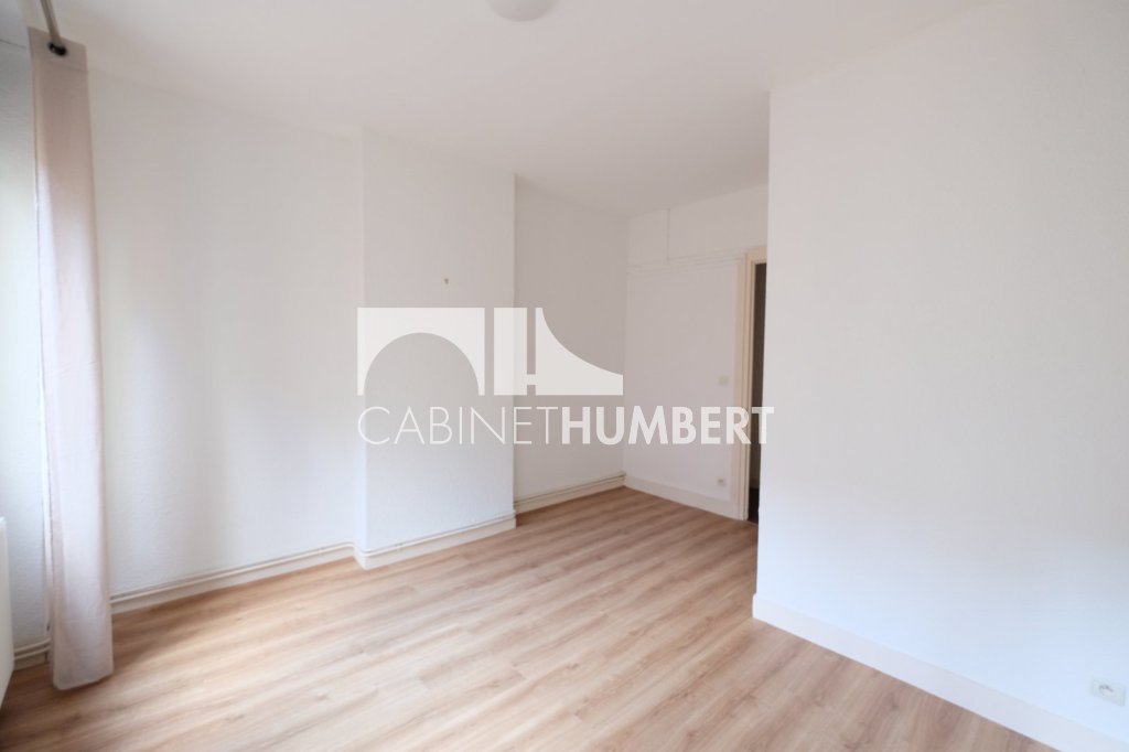 APPARTEMENT T4 A LOUER - ST ETIENNE CENTRE VILLE - 148.23 m2 - 875€ charges comprises par mois