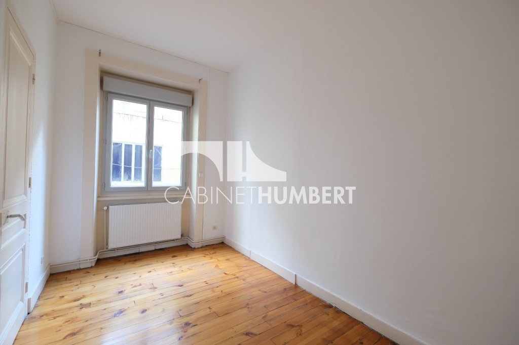 APPARTEMENT T4 A LOUER - ST ETIENNE CENTRE VILLE - 148.23 m2 - 875€ charges comprises par mois
