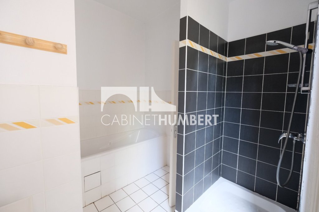 APPARTEMENT T4 A LOUER - ST ETIENNE CENTRE VILLE - 148.23 m2 - 875€ charges comprises par mois