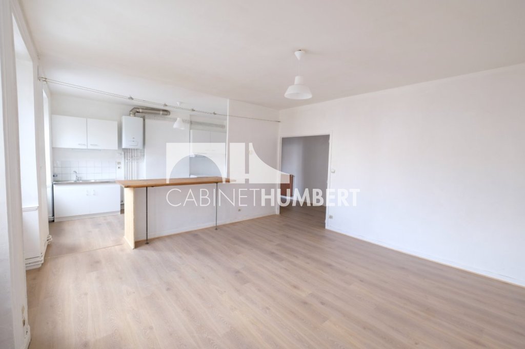 APPARTEMENT T4 A LOUER - ST ETIENNE CENTRE VILLE - 88 m2 - 605 &euro; charges comprises par mois