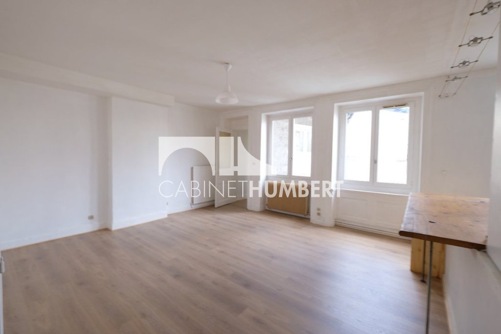 APPARTEMENT T4 A LOUER - ST ETIENNE CENTRE VILLE - 88 m2 - 605 &euro; charges comprises par mois