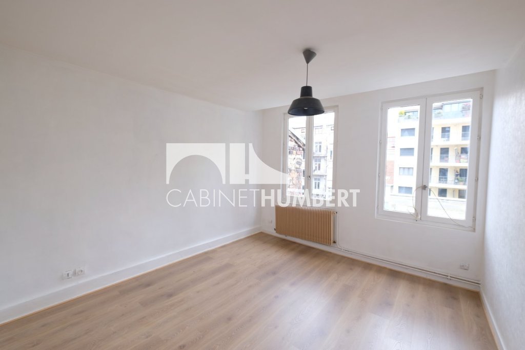 APPARTEMENT T4 A LOUER - ST ETIENNE CENTRE VILLE - 88 m2 - 605 &euro; charges comprises par mois