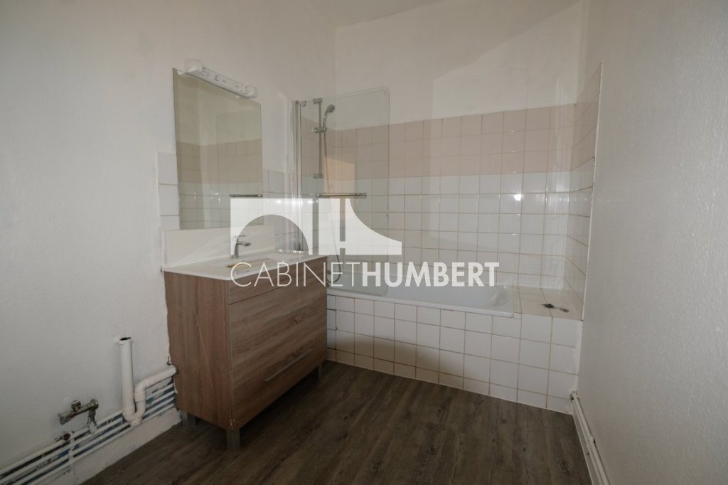 APPARTEMENT T4 A LOUER - ST ETIENNE CENTRE VILLE - 88 m2 - 605 &euro; charges comprises par mois