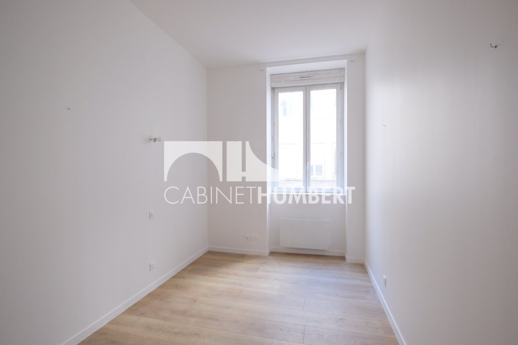 CENTRE VILLE A LOUER - ST ETIENNE CENTRE VILLE - 122.13 m2 - 995€ charges comprises par mois
