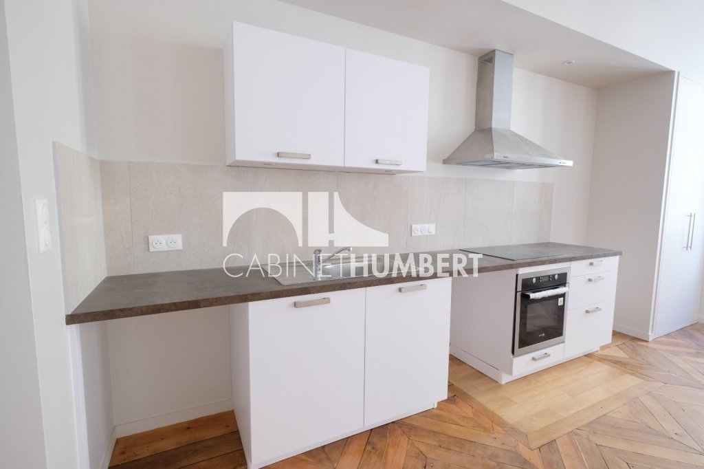 CENTRE VILLE A LOUER - ST ETIENNE CENTRE VILLE - 122.13 m2 - 995€ charges comprises par mois