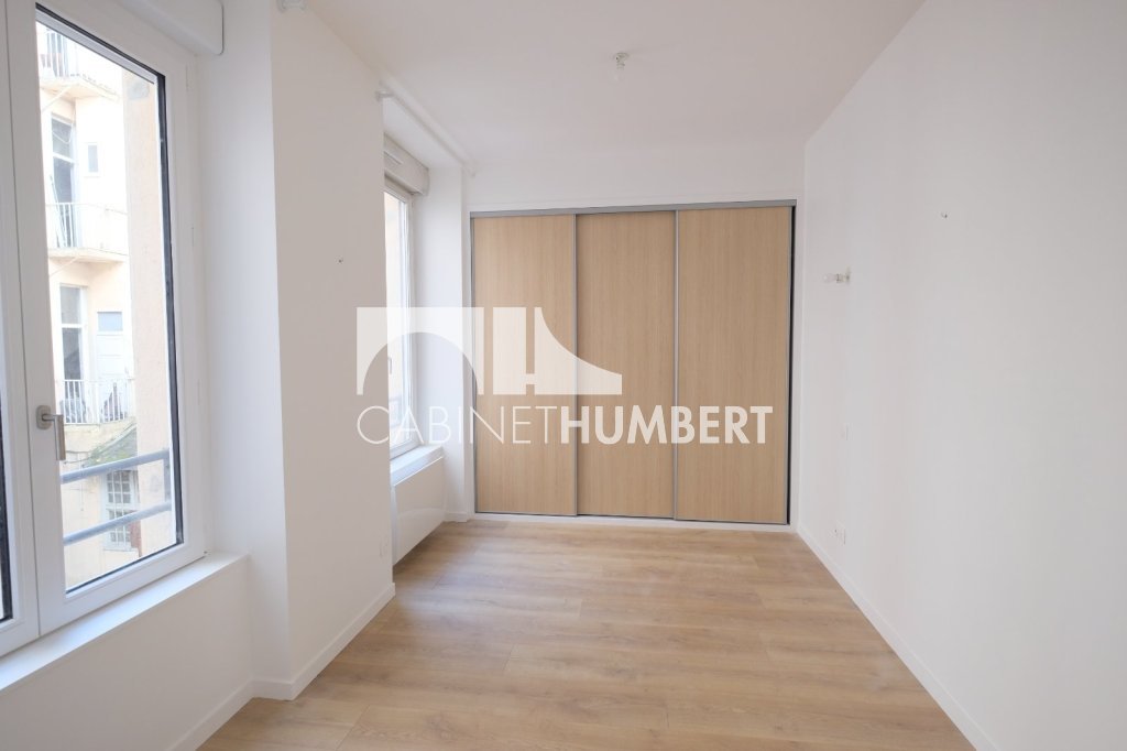 CENTRE VILLE A LOUER - ST ETIENNE CENTRE VILLE - 122.13 m2 - 995€ charges comprises par mois