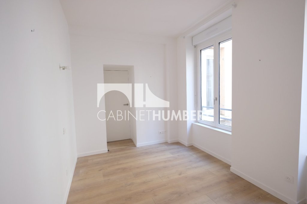 CENTRE VILLE A LOUER - ST ETIENNE CENTRE VILLE - 122.13 m2 - 995€ charges comprises par mois